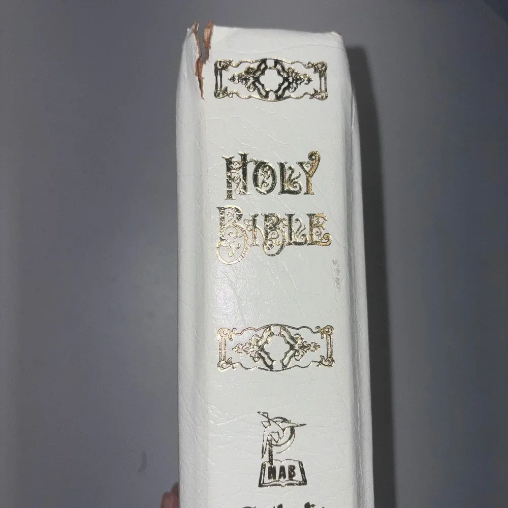 Catholic Holy Bible Family Life Edition NAB White Bonded Leather Gold Gilt
